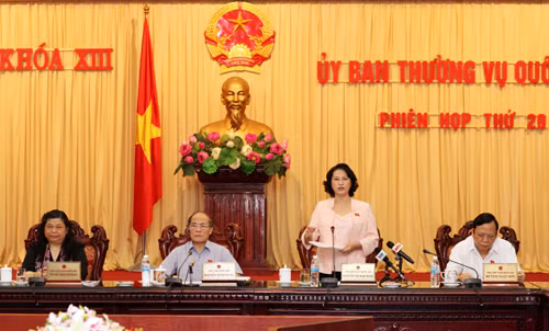 Bế mạc phiên họp thứ 29 Ủy ban Thường vụ Quốc hội ảnh 1