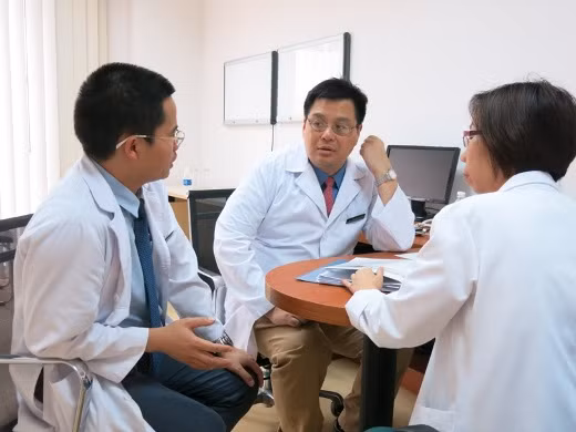 Vingroup đầu tư hơn 1.100 tỉ đồng phát triển nhân lực y tế ảnh 4