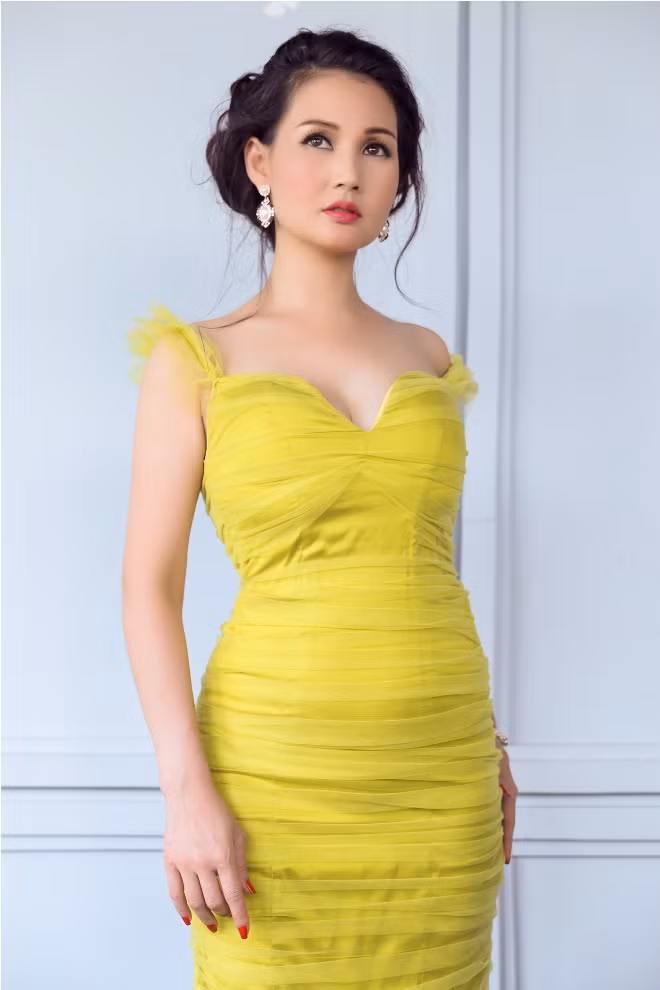 Nhan sắc không tuổi của Quý bà Sương Đặng ảnh 6