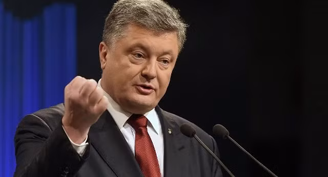 Tổng thống Ukraine dọa ném bom Nga ảnh 1