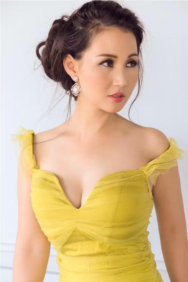 Nhan sắc không tuổi của Quý bà Sương Đặng ảnh 5