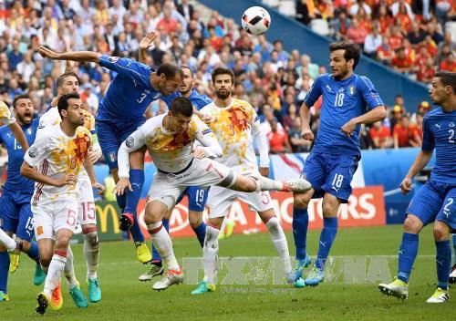 Italy 2-0 Tây Ban Nha: Không phải 'Chung kết sớm' ảnh 1