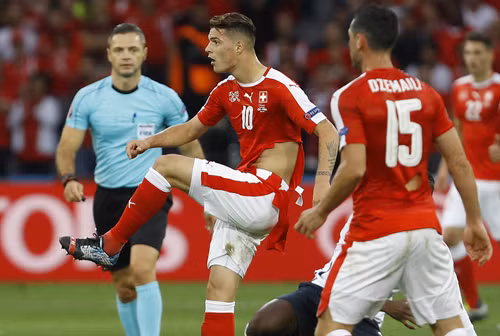 Puma điều tra vụ áo rách tơi tả trận Thụy Sỹ-Pháp ảnh 1