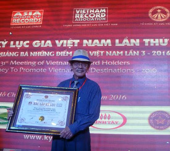 “Gói” lịch sử trong những vần thơ mềm mại ảnh 1