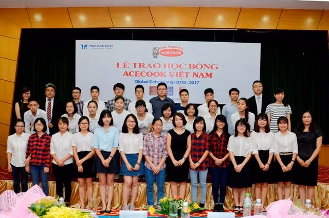 Acecook Việt Nam trao học bổng cho sinh viên ảnh 1