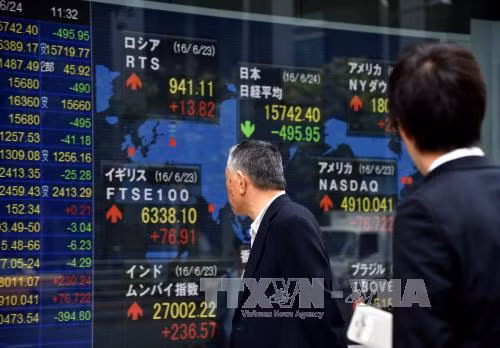 2.100 tỷ USD "bốc hơi" do Brexit ảnh 1