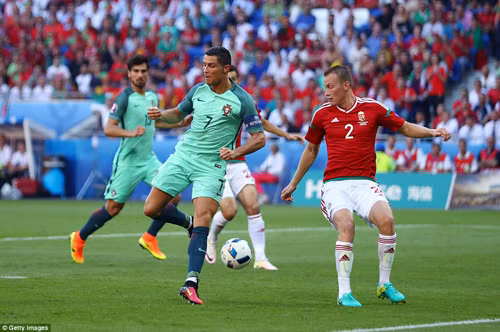 Chiêm ngưỡng siêu phẩm đánh gót của CR7 ảnh 1