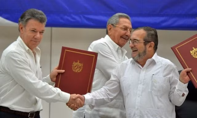 Chính phủ Colombia và FARC chính thức ký thỏa thuận ngừng bắn ảnh 1