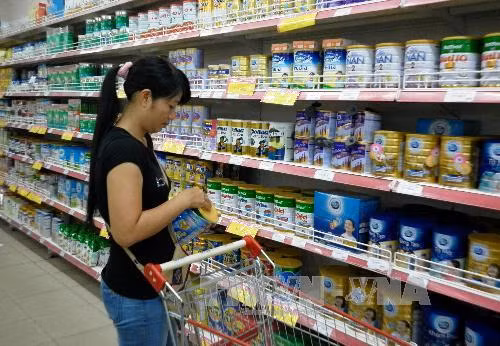 Tiếp tục bình ổn giá sữa cho trẻ em dưới 6 tuổi ảnh 1