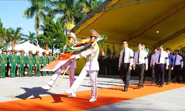Trang nghiêm lễ truy điệu, đưa 30 hài cốt liệt sĩ đến nơi an táng