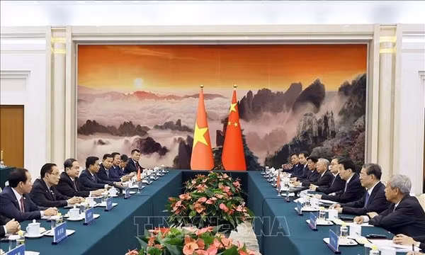 Chủ tịch Quốc hội Trần Thanh Mẫn hội kiến Chủ tịch Chính hiệp Toàn quốc Trung Quốc