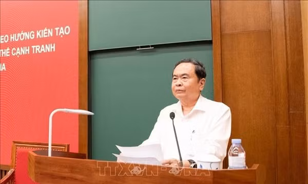 Chủ tịch Quốc hội Trần Thanh Mẫn trao đổi chuyên đề về đổi mới tư duy xây dựng thể chế, pháp luật