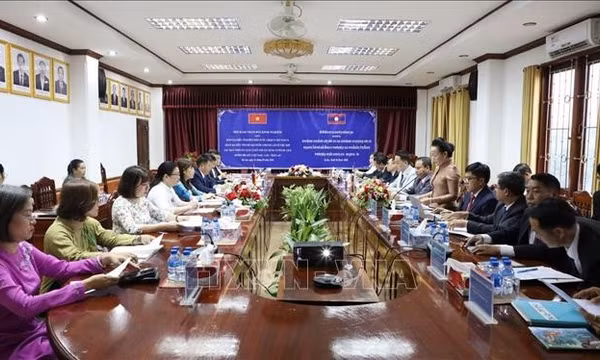Tăng cường hợp tác du lịch, kết nối tuyến đường bộ Lào - Việt Nam - Thái Lan