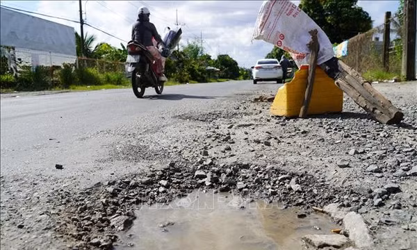 Suy giảm nghiêm trọng của Quốc lộ 80 mất an toàn giao thông