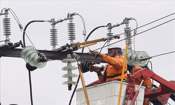 Điện lực miền Bắc dồn lực đầu tư xây dựng 4 tháng cuối năm