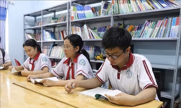 Tăng 'sức đề kháng' cho học sinh, phòng ngừa bạo lực từ mạng xã hội
