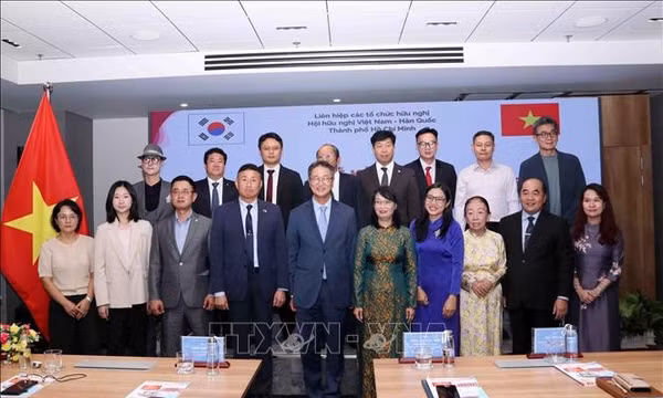 Thúc đẩy tình hữu nghị và sự hiểu biết giữa nhân dân hai nước Việt Nam - Hàn Quốc