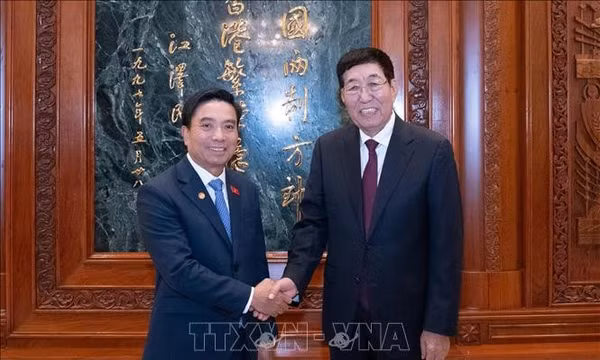 Phó Chủ tịch Quốc hội Nguyễn Doãn Anh gặp Chủ tịch Nhóm Nghị sĩ hữu nghị Trung - Việt