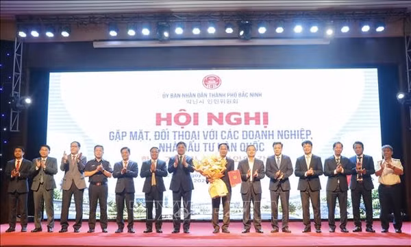Tháo gỡ khó khăn, thúc đẩy đầu tư với các doanh nghiệp, nhà đầu tư