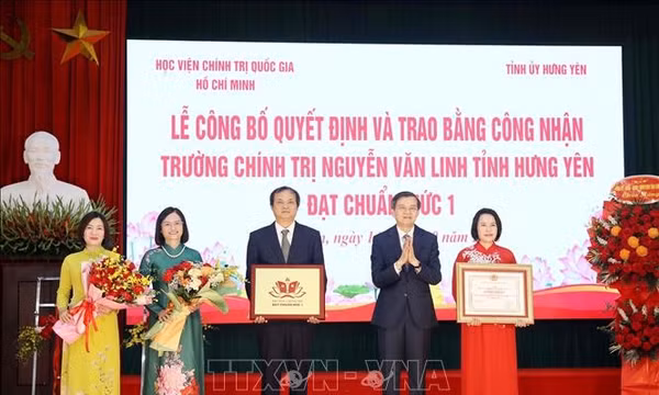 Đổi mới công tác đào tạo, xây dựng văn hóa trường Đảng mẫu mực