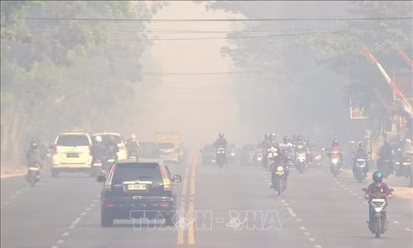Indonesia huy động thêm nguồn lực đối phó cháy rừng, khói mù xuyên biên giới