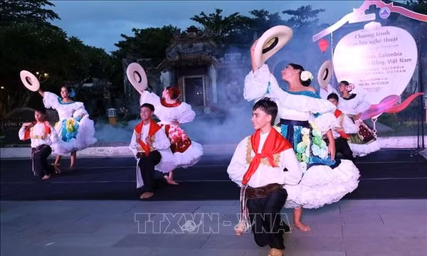 Giao lưu nghệ thuật vun đắp tình hữu nghị Việt Nam – Colombia