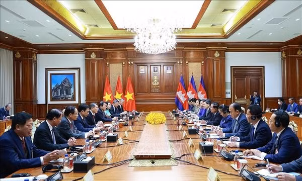 Thủ tướng Lê Minh Hưng hội kiến Chủ tịch CPP, Chủ tịch Thượng viện Campuchia Hun Sen