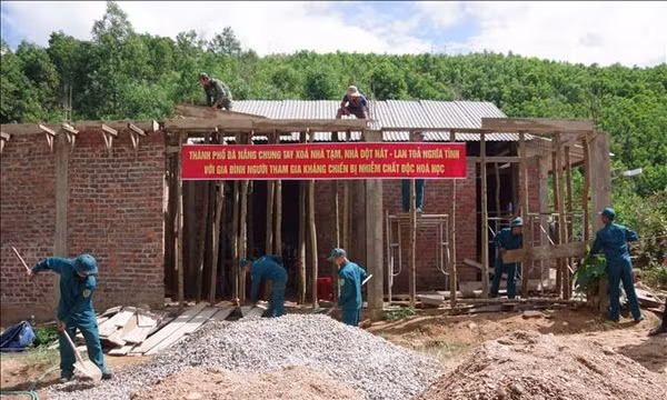 Tăng tốc xây dựng mái ấm nghĩa tình cho gia đình người có công