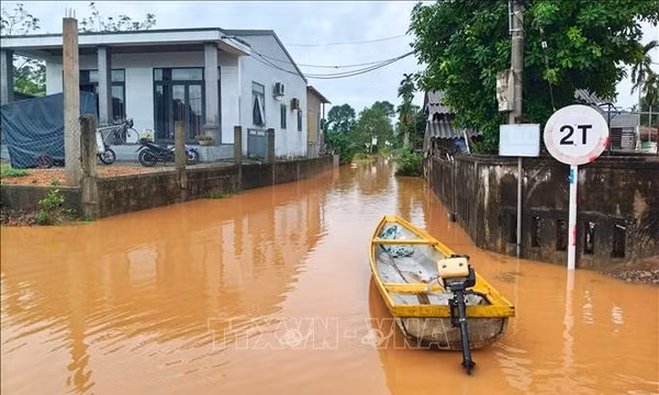 Nhiều trường ở Quảng Trị cho học sinh nghỉ học để đảm bảo an toàn