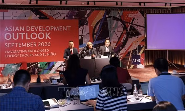 ADB nâng mạnh dự báo tăng trưởng của kinh tế Việt Nam 