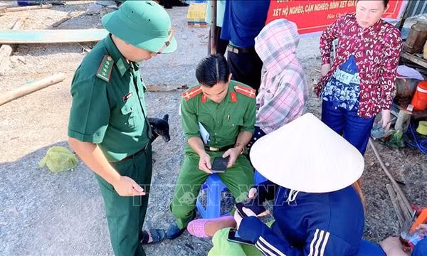 Hỗ trợ người dân đảo tiền tiêu nâng cao kỹ năng ứng dụng công nghệ thông tin