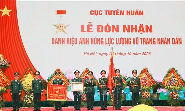 Cục Tuyên huấn đón nhận danh hiệu Anh hùng Lực lượng vũ trang nhân dân