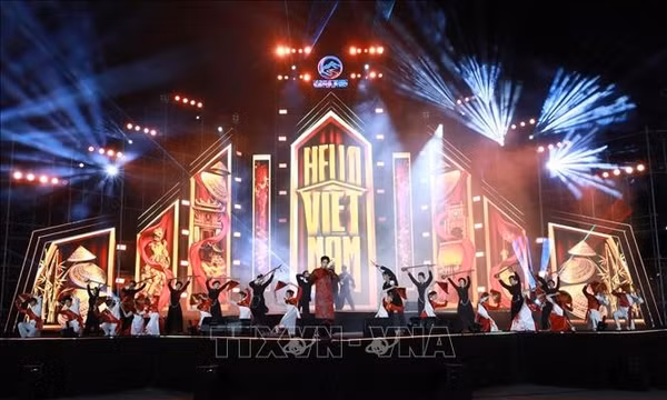 Lung linh Lễ hội Ánh sáng biên cương