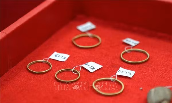 Phát hiện nhiều hiện vật trong 2 ngôi mộ cổ khoảng 1.500 năm