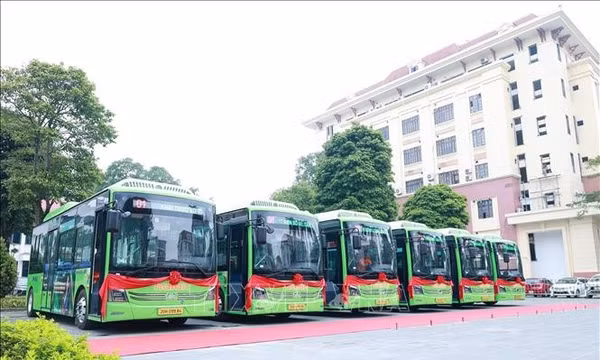 Thái Nguyên đưa tuyến xe buýt điện đầu tiên vào hoạt động