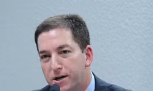 Ông Greenwald tại cuộc điều trần về hoạt động tình báo của Mỹ tại Quốc hội Brazil tháng 8 vừa qua (ảnh: UOL)