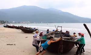 Các địa phương ven biển khẩn trương đối phó bão số 11