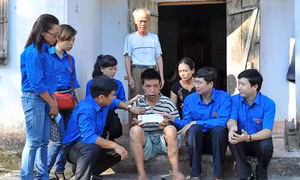 Chia sẻ nỗi đau da cam nơi biên giới