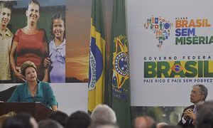 Tổng thống Dilma Rousseff thông báo tăng trợ cấp xóa cùng cực (nguồn: Agencia Brasil)