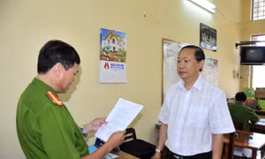 Khởi tố nguyên Chủ tịch UBND huyện Hồng Ngự, Đồng Tháp