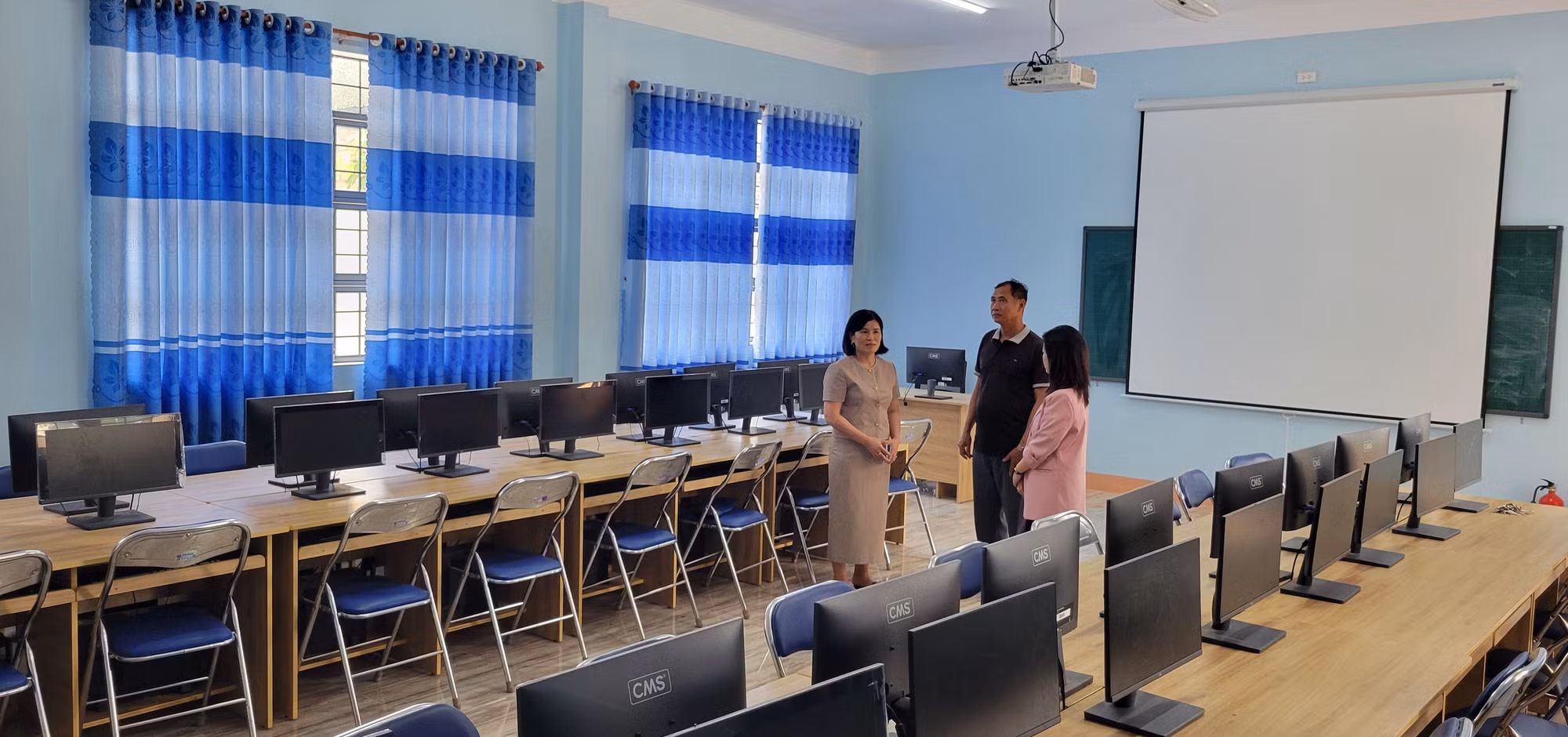 Trường Tiểu học KPă KLơng, xã biên giới Ia Nan được đầu tư mới phòng tin học. Ảnh: Hoài Nam/TTXVN