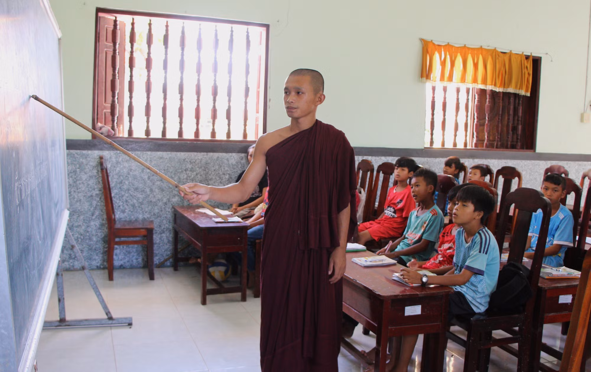 Lớp học chữ Khmer ở chùa Pôthivongsa ở ấp 4, xã Xà Phiên, thành phố Cần Thơ. Ảnh: Nguyễn Hằng/TTXVN