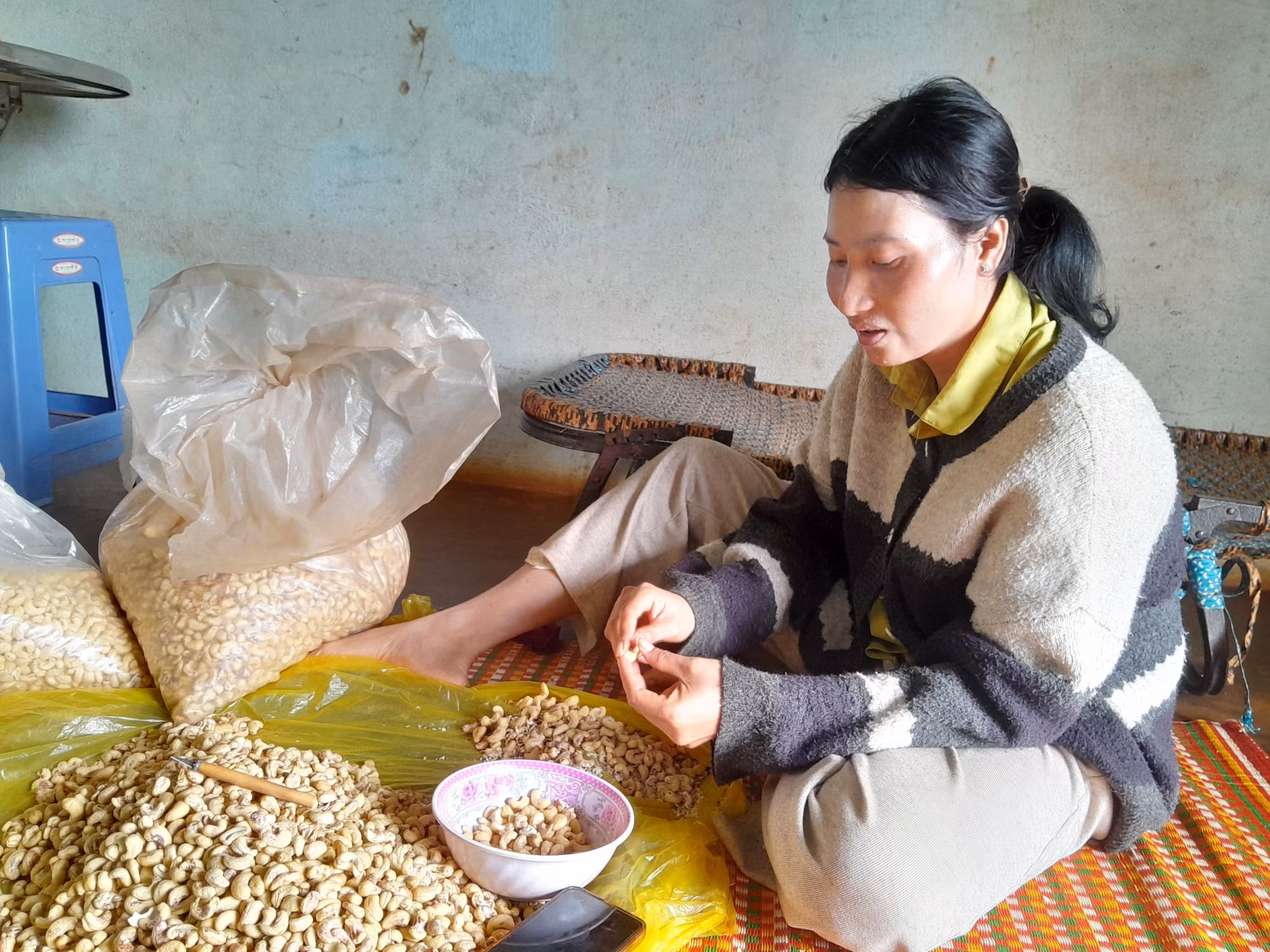 Chị Điểu Thị Ánh (khu dân cư Đắk Á, xã Bù Gia Mập, tỉnh Đồng Nai) đã có cuộc sống ổn định.