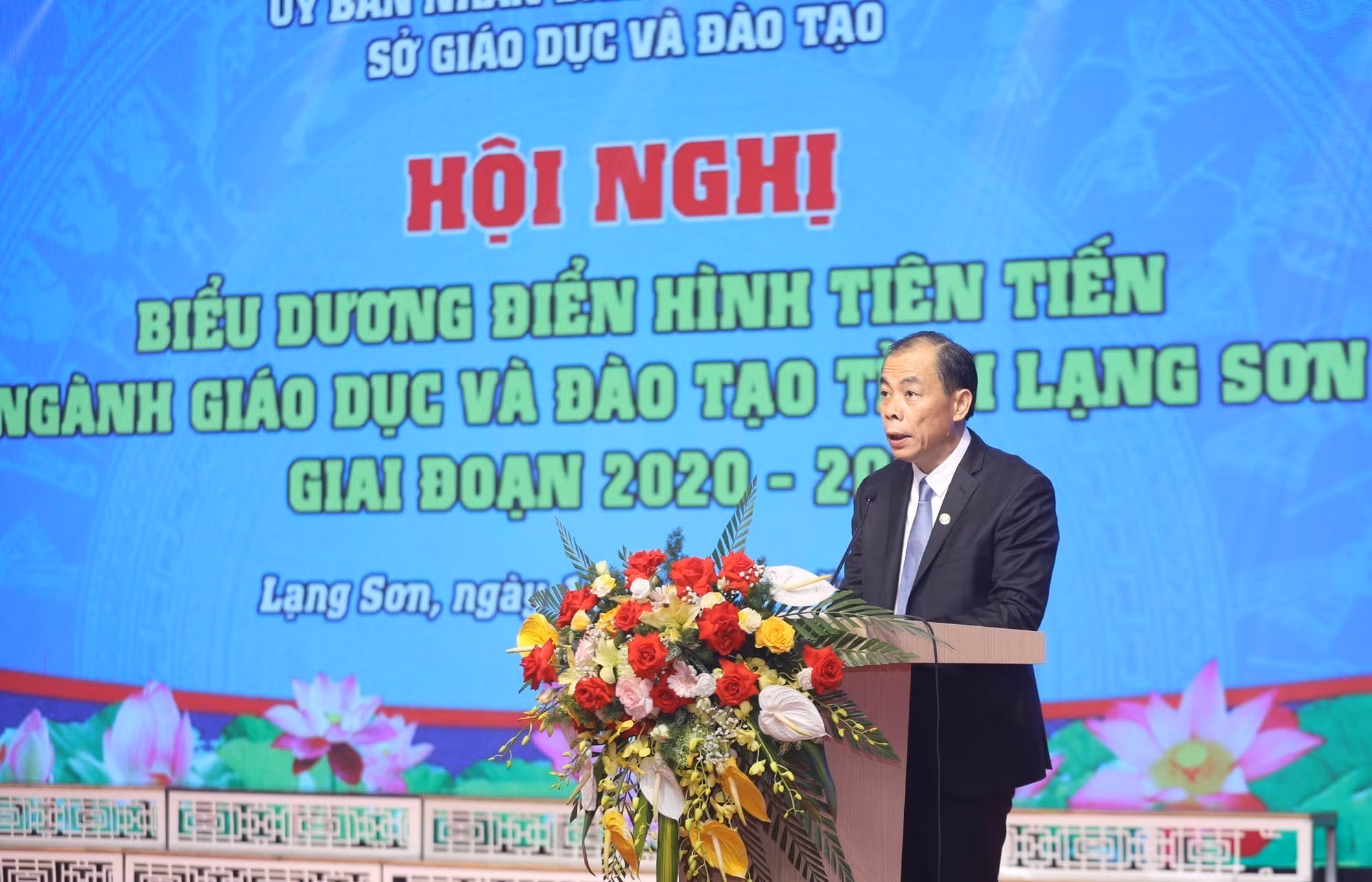 Giám đốc Sở Giáo dục và Đào tạo tỉnh Lạng Sơn Hoàng Quốc Tuấn phát biểu khai mạc Hội nghị.