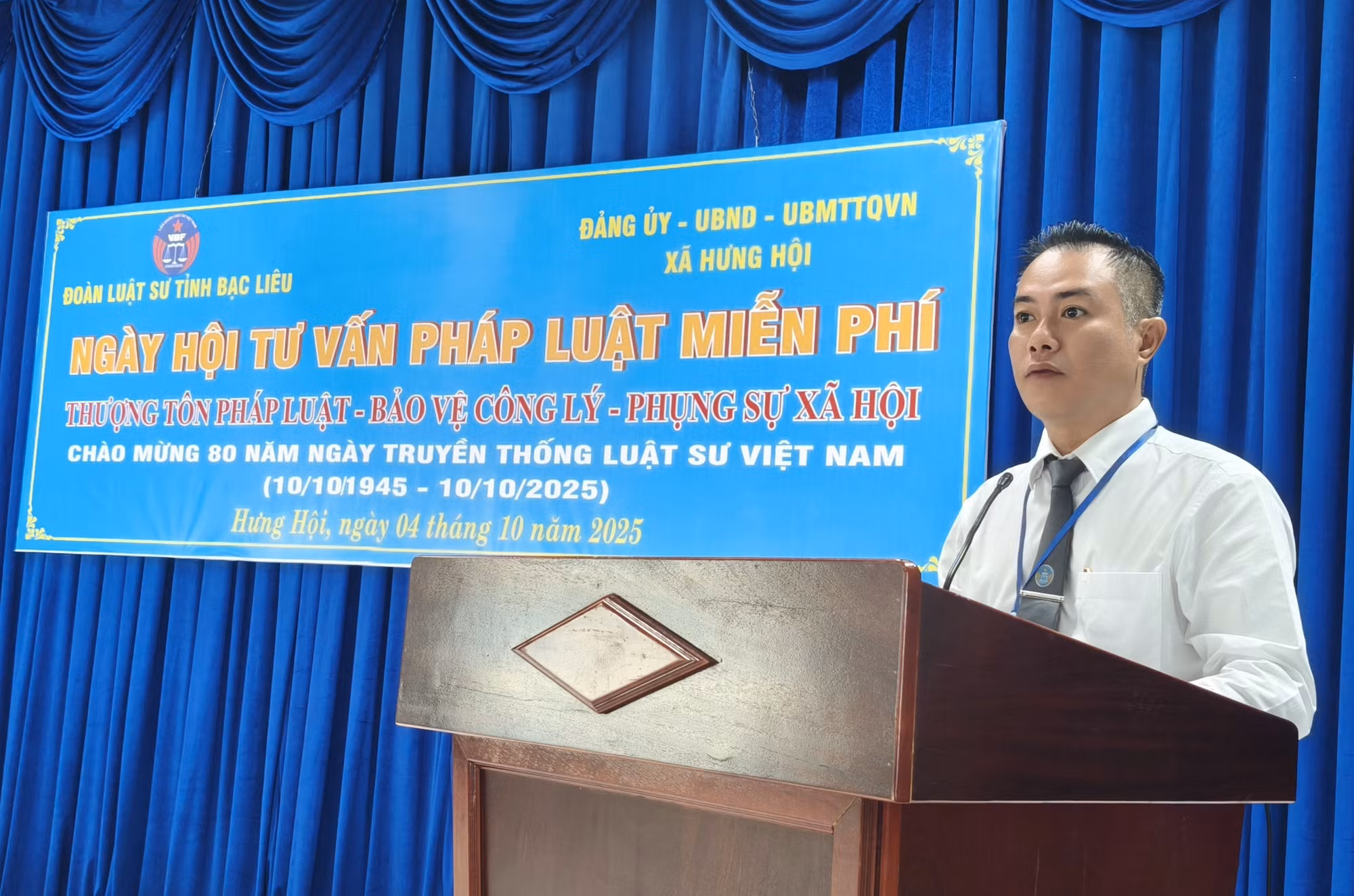 Luật sư Nguyễn Duy Sơn – Chủ nhiệm Đoàn Luật sư tỉnh Bạc Liêu (cũ) phát biểu tại chương trình.