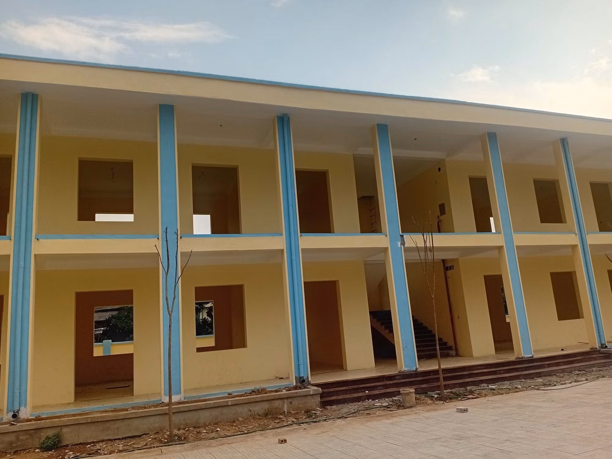 Trường tiểu học Quang chiểu, xã biên giới Quảng Chiểu xây dựng dang dở.
