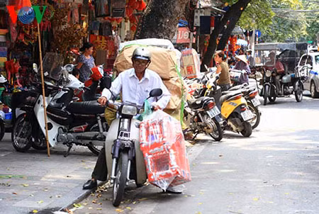 Rằm tháng Bảy ở Hà Nội:“Đốt” sao cho tiết kiệm ảnh 1