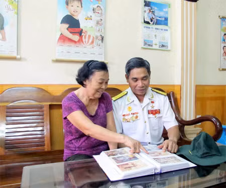 Tạc vào sử xanh một thời bất tử ảnh 1