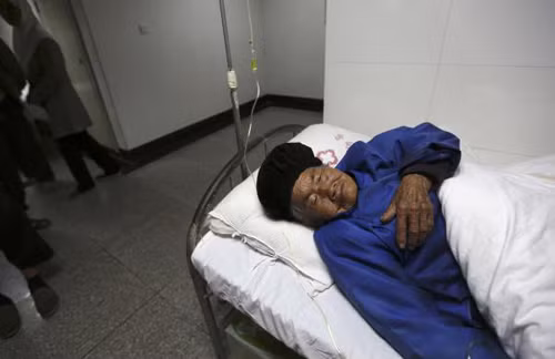 Binh sĩ Trung Quốc khẩn trương cứu nạn nhân động đất ảnh 8