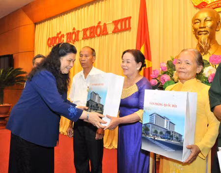 Tri ân những người có công với đất nước ảnh 1